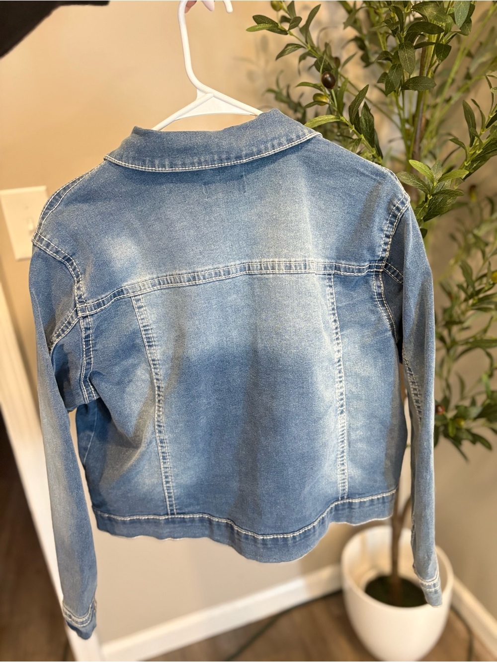Women's Light Blue Embroidered Denim Jacket - - Picture 3 of 3